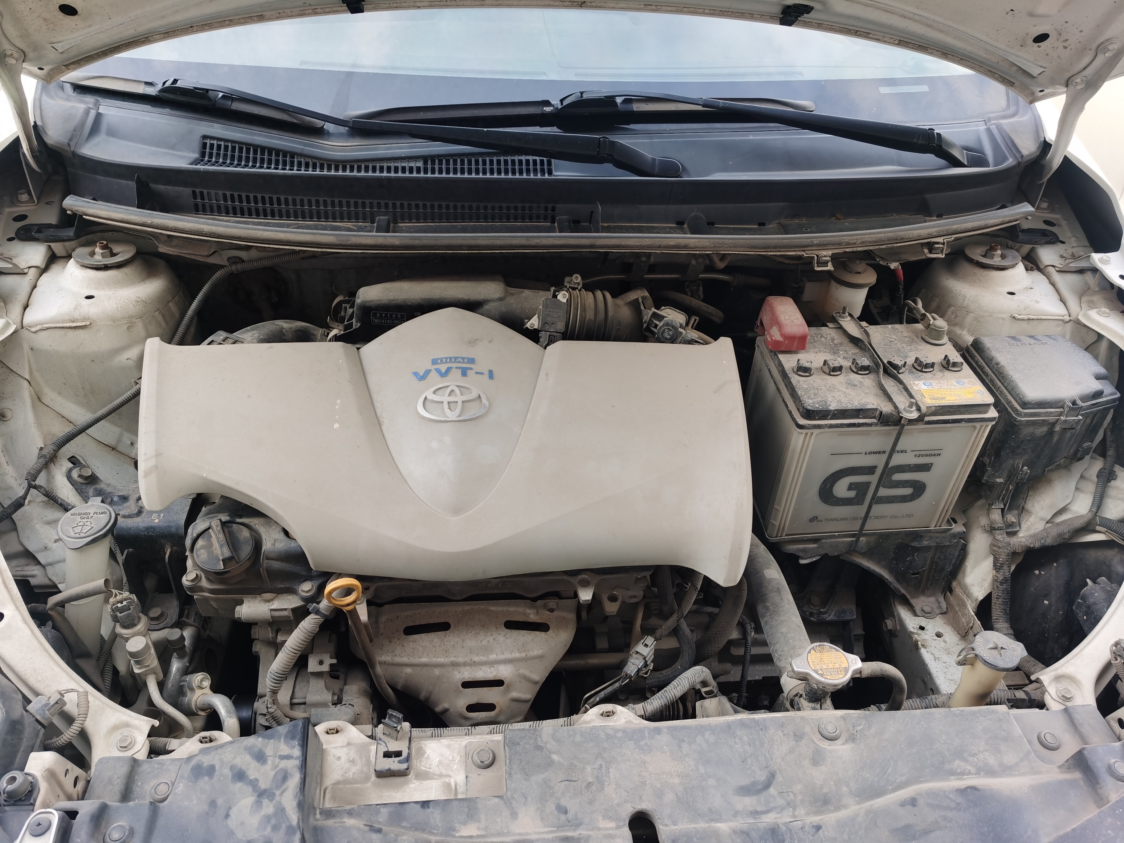 汽车长时间不开如何避免电瓶亏电？教你2个方法，让电瓶多用几年