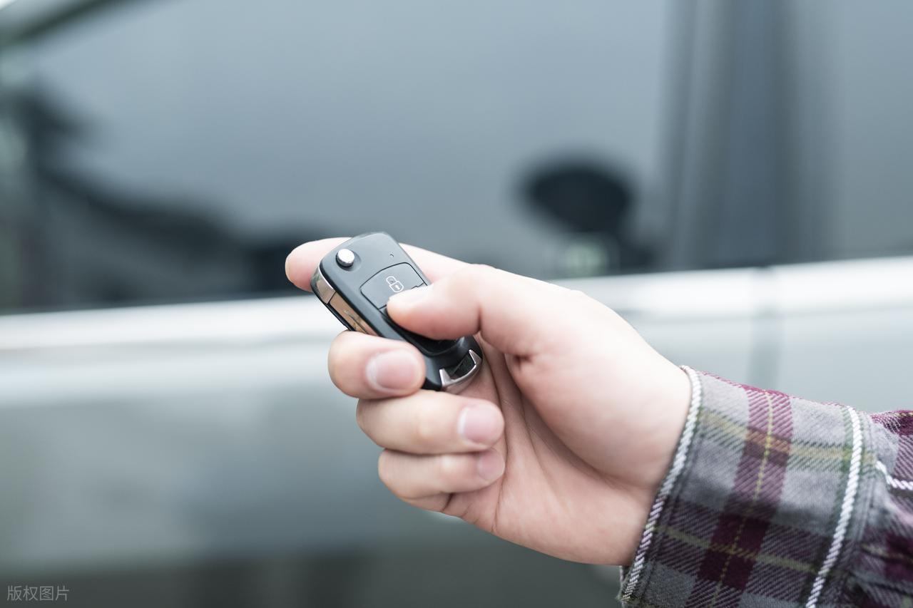 汽车电瓶亏电太久怎么办_汽车电瓶亏电太久会损害电瓶吗_