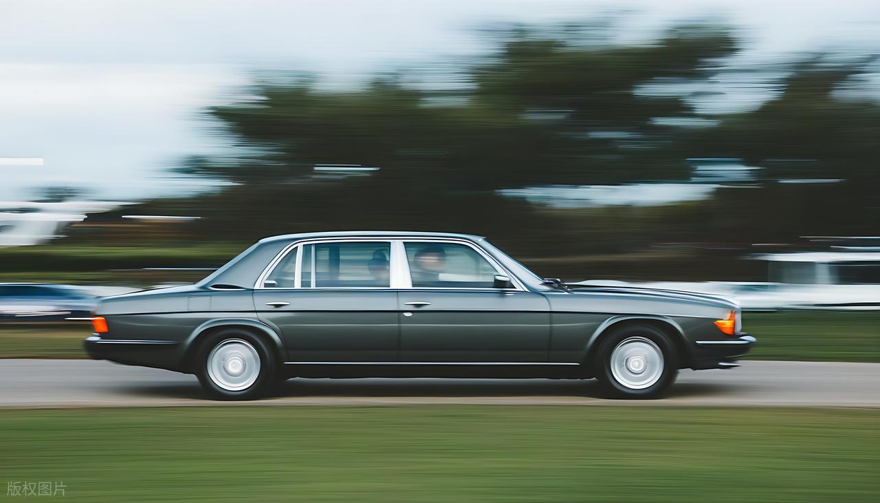 _刹车时离合刹车怎么踩_刹车踩离合的作用是什么