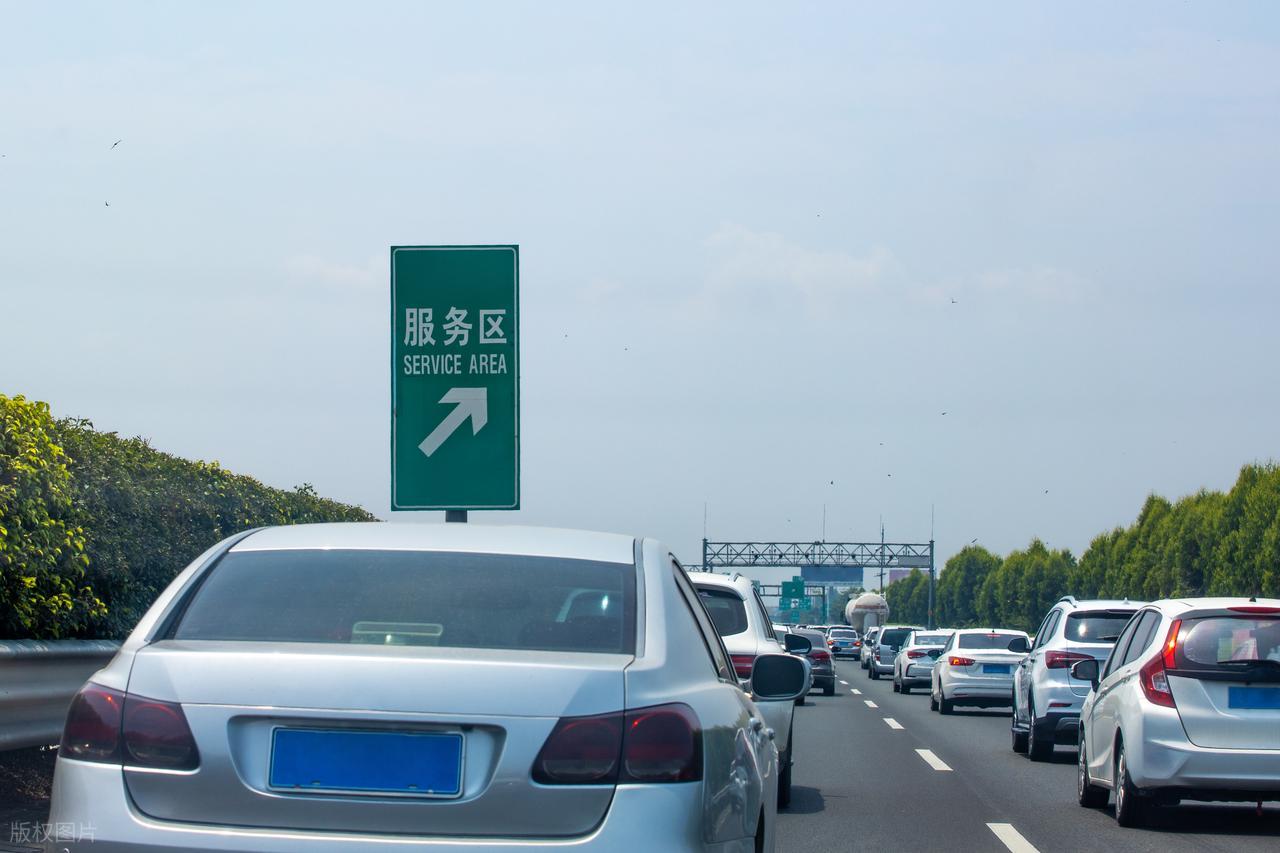 刹车时离合刹车怎么踩__刹车踩离合的作用是什么