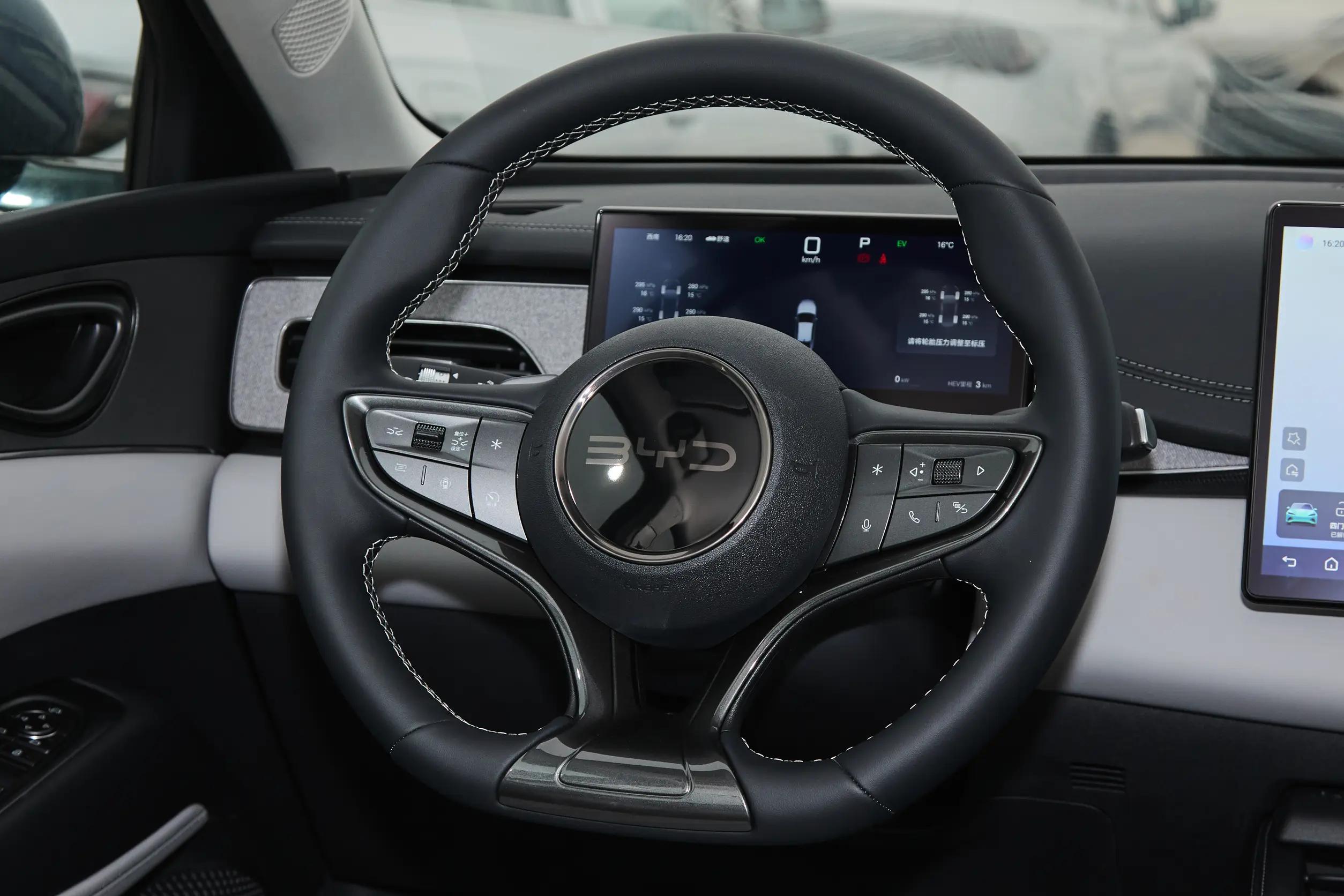 比亚迪海豹值得等吗_比亚迪元海豚_