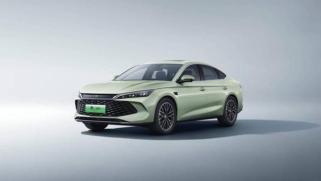 比亚迪发布续航翻倍DM‑i新车型-有驾