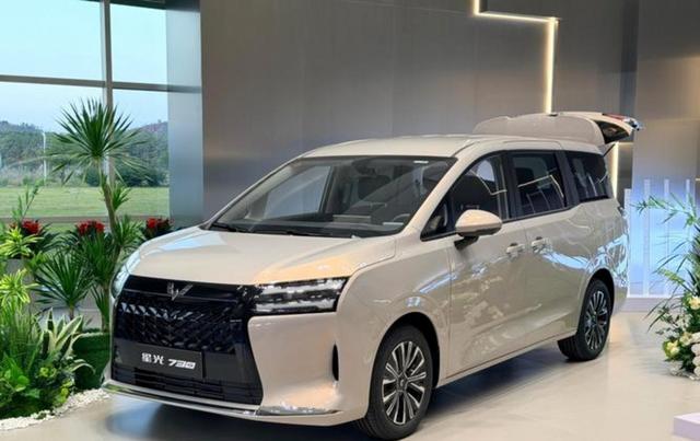 一觉醒来车界又炸锅了，财政部公布2026年新能源汽车购置税减免新方案，补贴力度调整但购置税仍减半征收-有驾