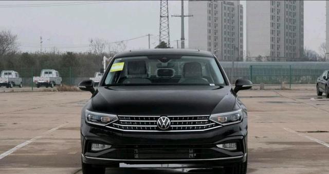 迈腾2025年卖了21.6万辆？合资B级车为啥还这么火-有驾