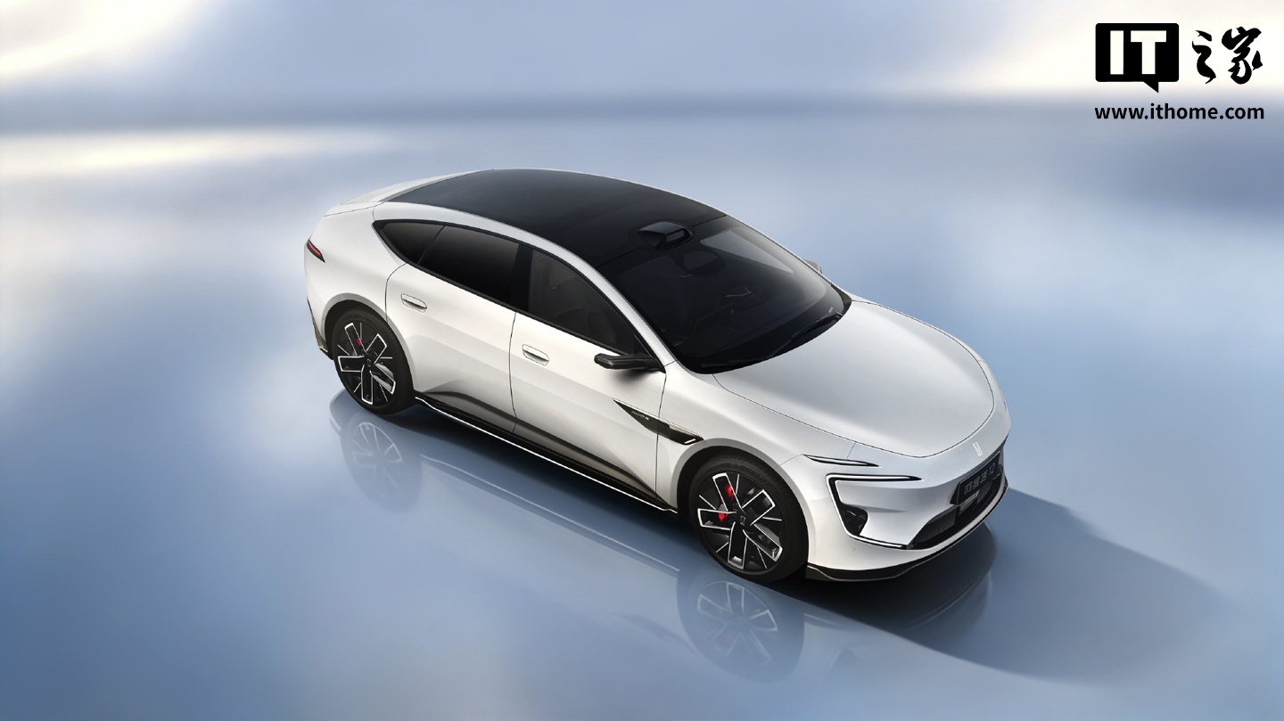 消息称新款阿维塔12车侧B柱带有“乾崑智驾ADS”LOGO__消息称新款阿维塔12车侧B柱带有“乾崑智驾ADS”LOGO