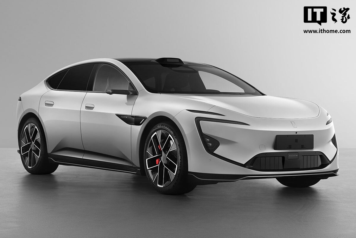 _消息称新款阿维塔12车侧B柱带有“乾崑智驾ADS”LOGO_消息称新款阿维塔12车侧B柱带有“乾崑智驾ADS”LOGO