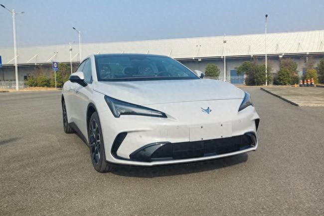 新车 | 增加增程动力/外观设计调整,新款极狐 阿尔法S5实车曝光