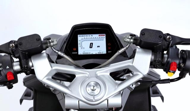 掀桌子砸场子,升仕直播三连击震撼登场,150G、552H、500跨骑三款重磅新品齐亮相,全面突破行业技术瓶颈让同行彻夜难眠-有驾