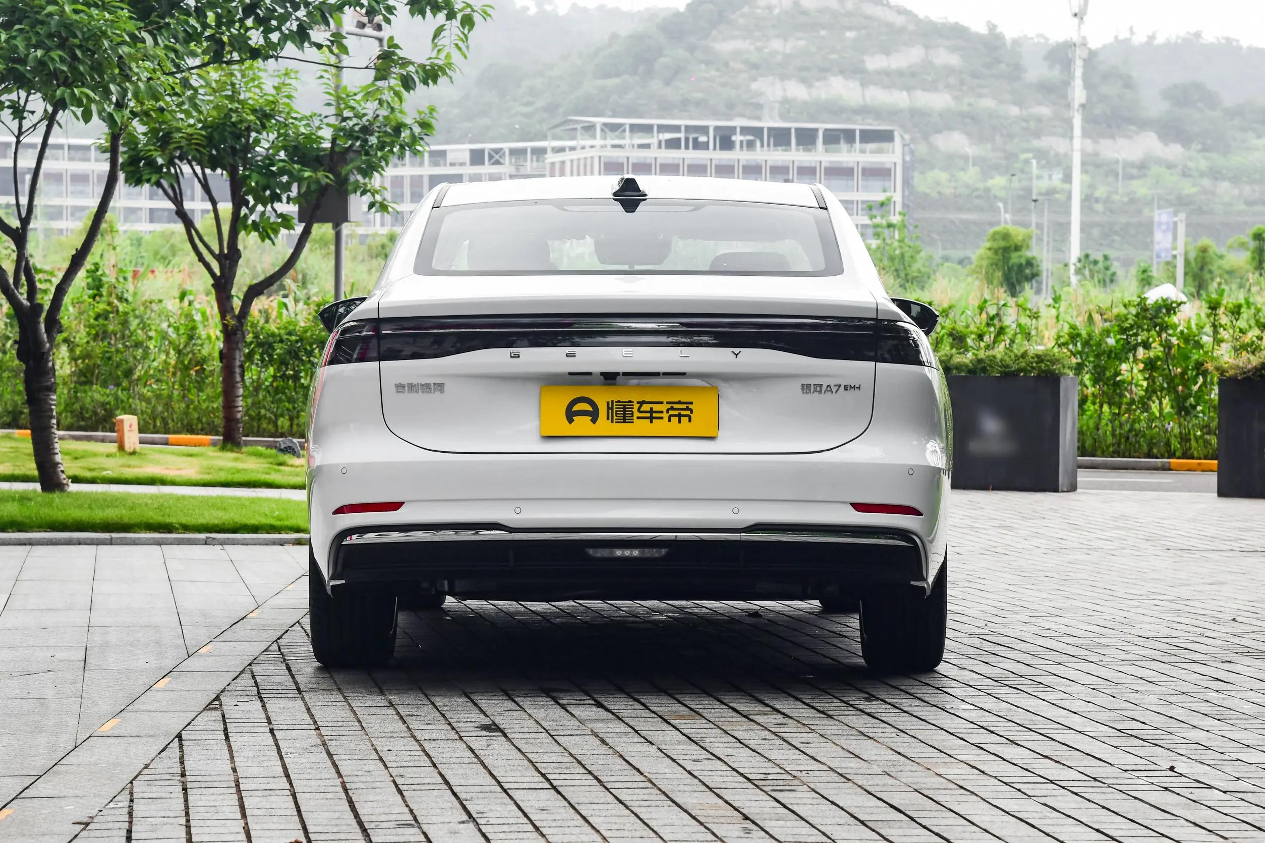 _吉利和比亚迪电车哪个质量好_比亚迪吉利新能源