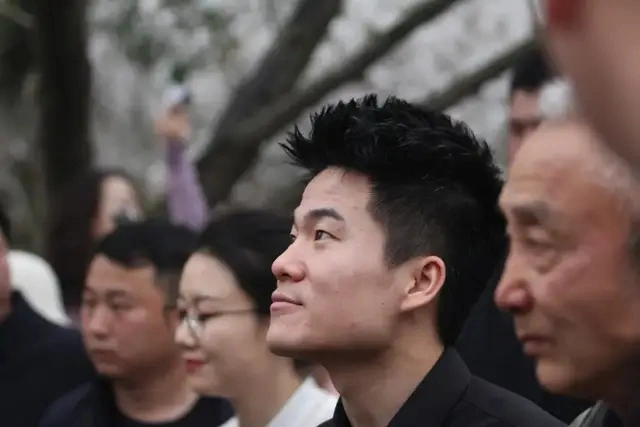 董宇辉比于东来还会赚钱