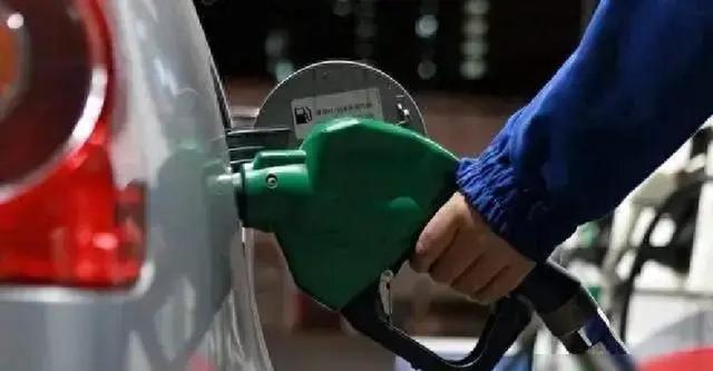 燃油车翻身战打响，新能源神话将破？工信部新政下的20年赌注-有驾