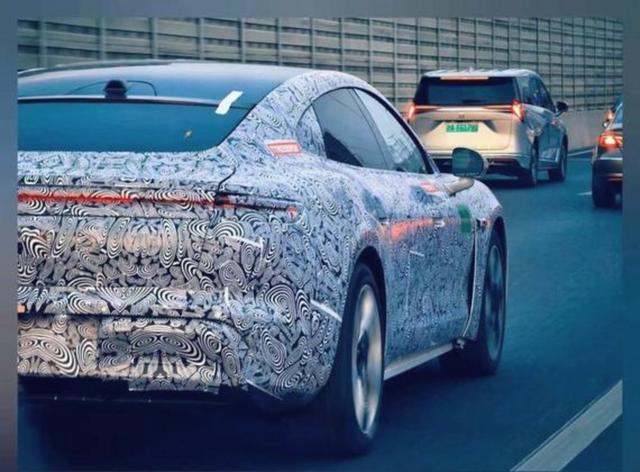 孙少军曝光尚界Z7动态谍照，今天动态路测视频意外泄露，短短27秒信息有限但伪装亮眼且设计迎合年轻人喜好-有驾