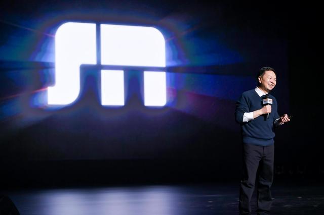 鑫源汽车计划 5年投100亿推17款车，向上V6亮相-有驾