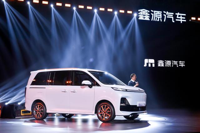 鑫源汽车计划 5年投100亿推17款车，向上V6亮相-有驾