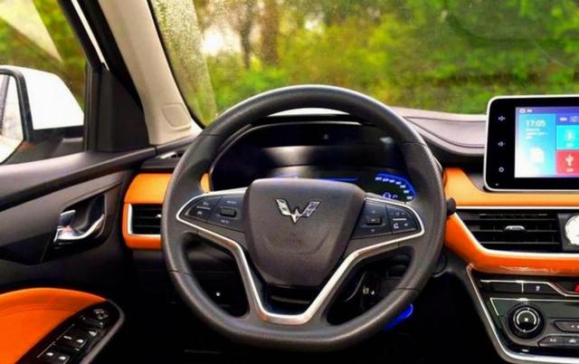 提到黑科技，人们总想到高端品牌，但五菱用天灵神技术体系打破认知，普及高端技术让普通人触手可及，打造既实用又亲民的智能汽车新标杆-有驾