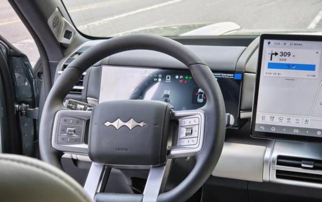 比亚迪方程豹钛7这款车真是太爱了，空间大款式帅又具备城市越野功能，同款捷途越野和坦克越野车型选择多样让人难以抉择-有驾