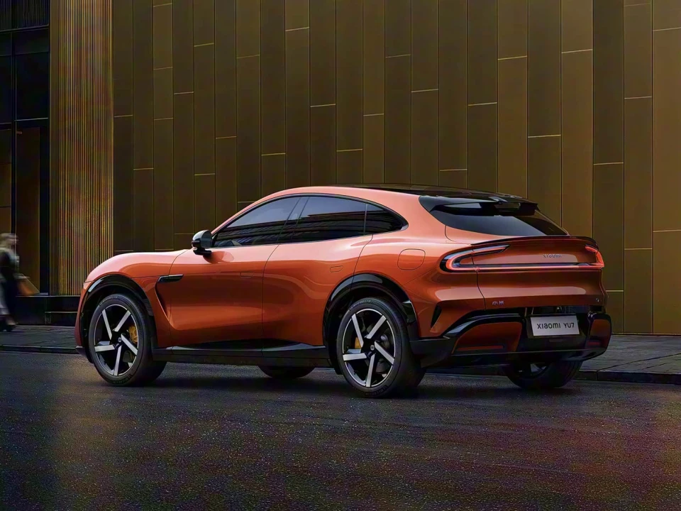 400V、毛坯房、小电池，为啥那么多人还买特斯拉？苹果机主太懂了