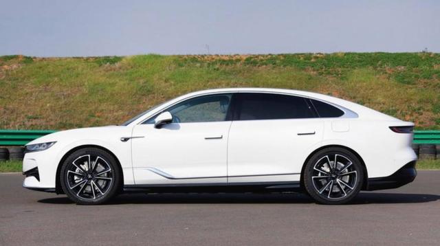 马年第一颗大瓜炸锅了，砸进去500亿的“熊猫宝马”观致彻底凉透，曾经的高端梦变成一地鸡毛破产边缘毫无翻身可能-有驾