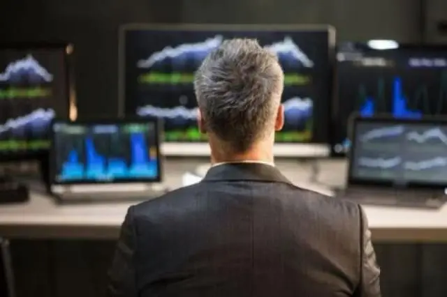 公募四季报揭秘：有基金规模环比“飞升”4200％，跟不跟？