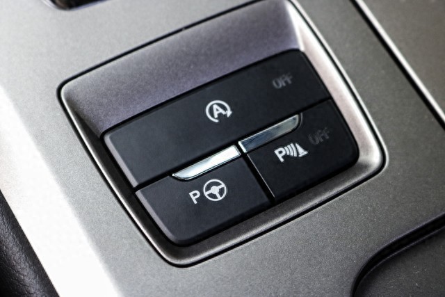 上车就关自动启停，到底是在省油还是在毁车？维修师傅说出实情！