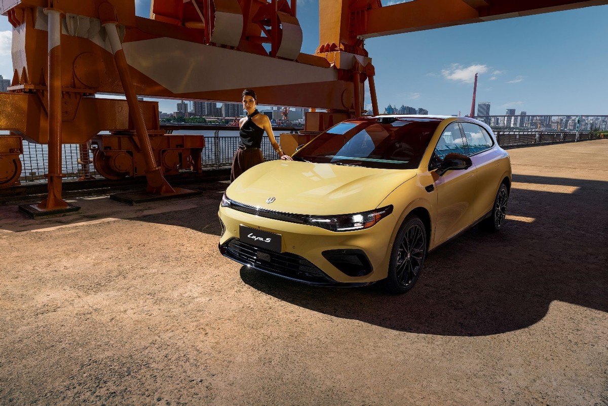 惊喜礼包怎么开出永久皮肤__限时惊喜道具