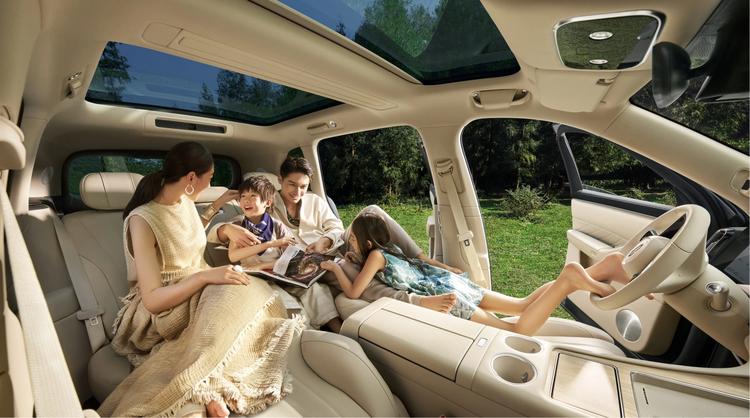 高端商务出行服务_商务共享中心是什么意思_