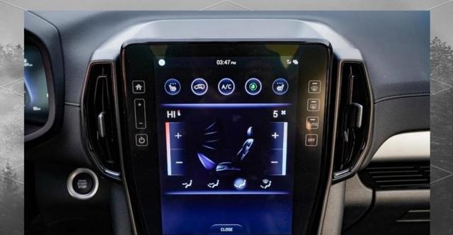 10万买新车，中控竟然是块黑塑料，轩逸经典舒适版取消屏幕4S店却笑着说加钱马上复活，有人心里算计照样买得值-有驾