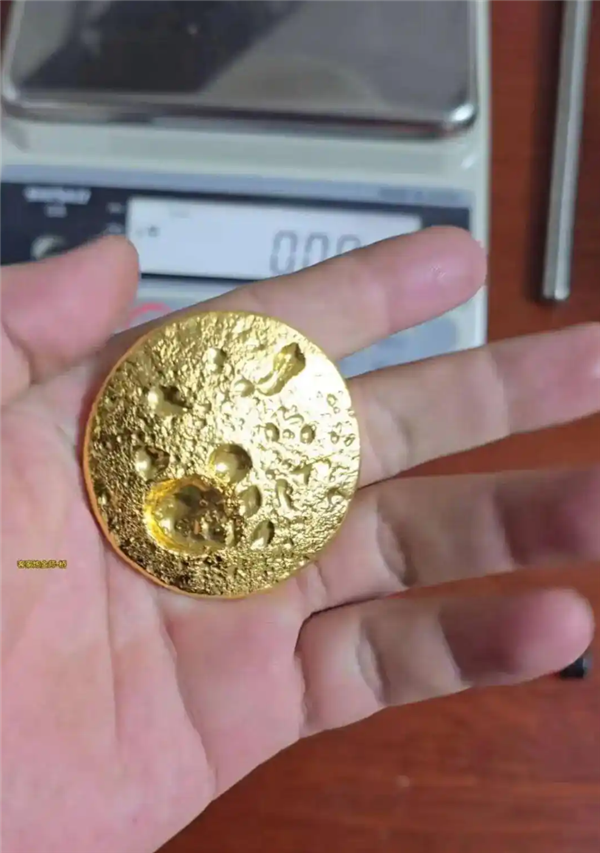 当事人回应用SIM卡炼出191克黄金:用了接近两顿废料