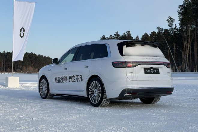 问界M8冰雪试驾 定义豪华智能SUV新体验