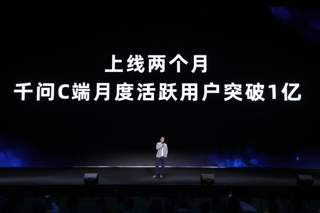 _当美国AI还在“内循环”,中国AI已经进入“办事时代”_当美国AI还在“内循环”,中国AI已经进入“办事时代”