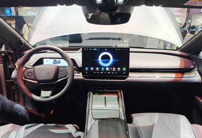 纯电旗舰轿车 广汽丰田铂智7定档3月上市