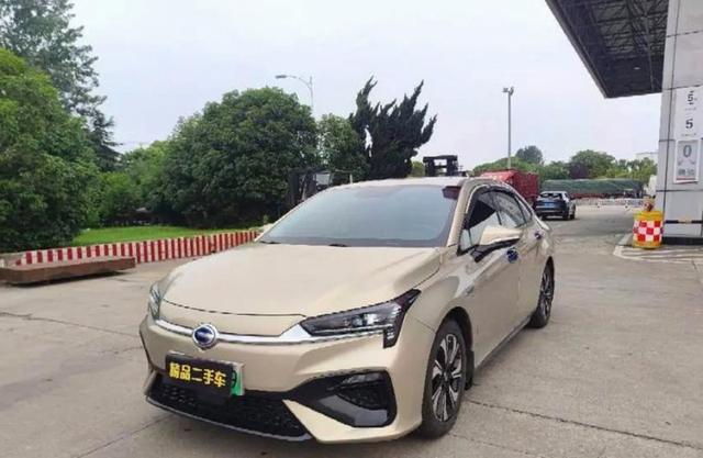 埃安N60和i60哪个更像SUV，i60曾被称为Y的换壳现在N60又被质疑，Y的壳究竟还能用多少次设计师身份成卖点引关注-有驾