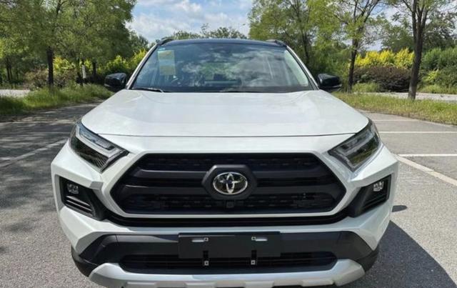 全球第六代荣放中国交付备受关注，它不是最便宜，却是最省钱省心的实用之选，百万用户口碑验证可靠耐用-有驾