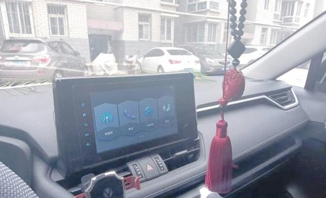 全球第六代荣放中国交付备受关注，它不是最便宜，却是最省钱省心的实用之选，百万用户口碑验证可靠耐用-有驾