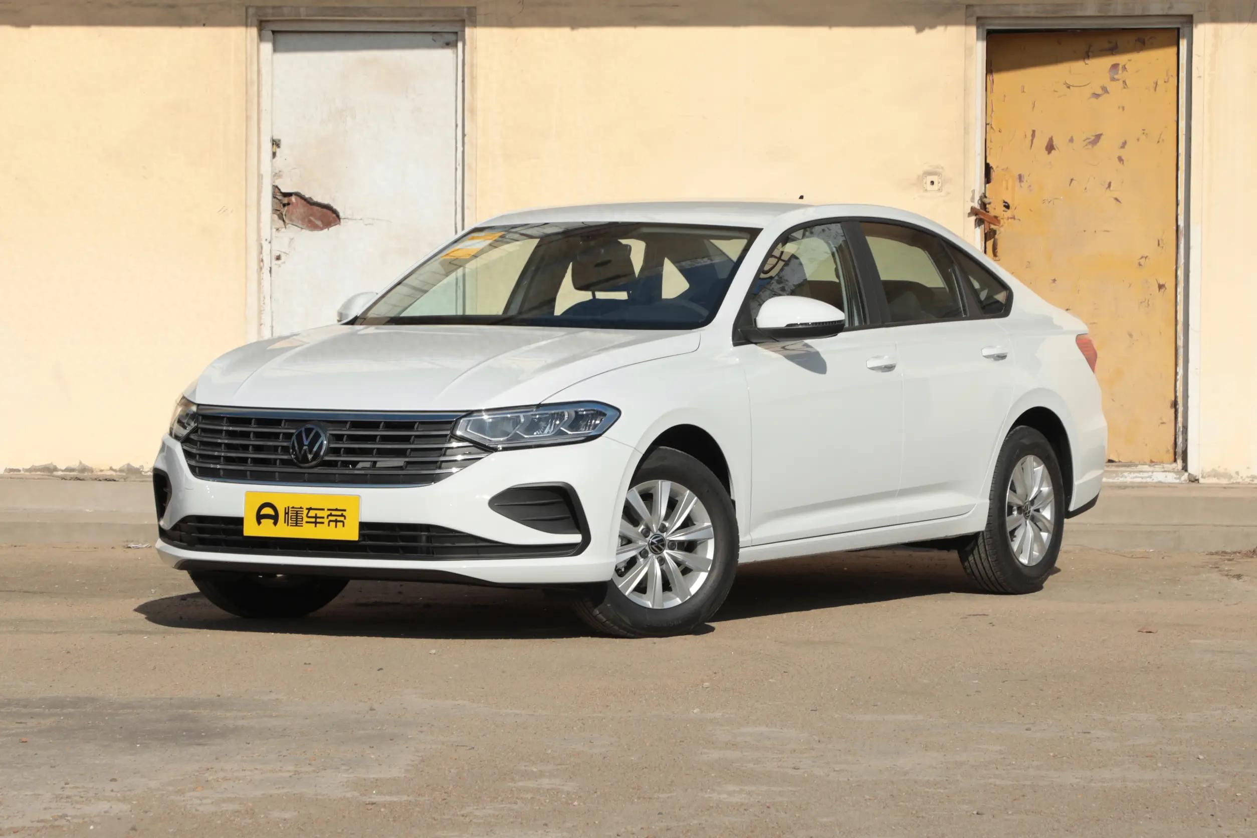 新车 | 售12.09万元/1.5升自吸动力，2026款大众朗逸入门版实车亮相