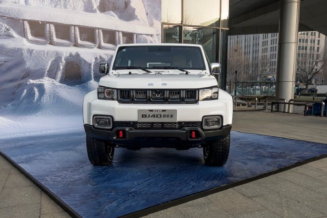 北京越野BJ40探险家上市 售价14.99-15.99万元