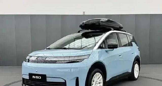 十万级SUV大乱斗,吉利银河星舰7续航605公里,比亚迪元PLUS性能飙升!谁才是性价比之王?-有驾