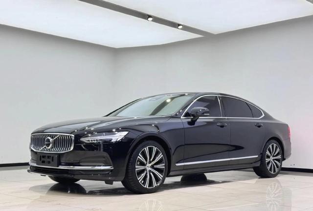 很多人提起沃尔沃，第一反应是“安全”“北欧”“被吉利收购”，但很少有人知道它早在1982年就进入中国市场，是最早一批外国豪华品牌之一