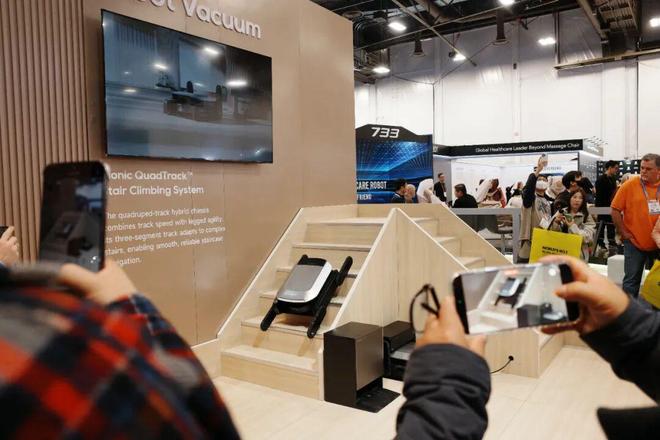 能上楼的扫地机器人__爬墙扫地机器人