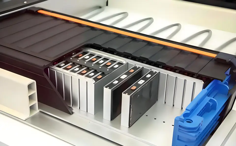 还在等固态电池呢？电池厂高管再泼冷水：等不到的，好多都是骗子