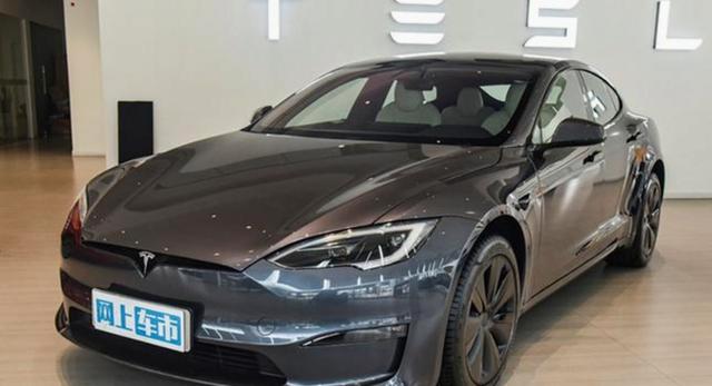 特斯拉这个决策大概率做错了，取消了S和X车型，不就等于把特粉的精神图腾给毁了，本身百万豪车的门面都没了，粉丝焦虑难安