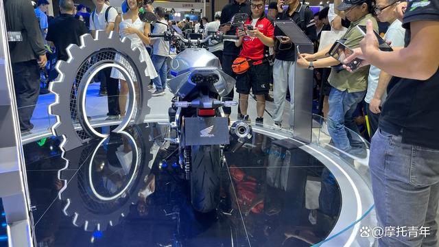 爆料本田CB500SF要卖5万多！为信仰掏腰包，这回值不值？-有驾