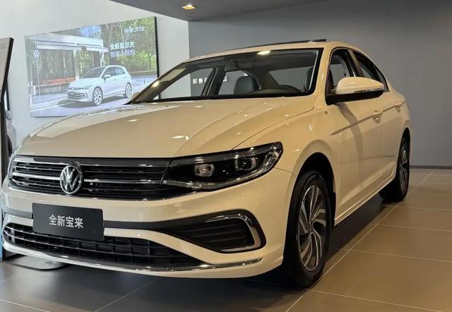 10万预算别瞎买！大众宝来1.2T油耗5.7L吊打混动，日产N6这点却让人睡不着-有驾