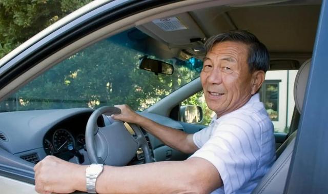 一年卖43万辆!3万小车满街跑,中国人不爱大车了?-有驾