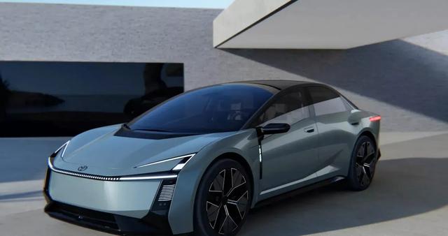 全新丰田卡罗拉:锤头灯+溜背尾,新卡罗拉直接甩掉“中庸”标签-有驾