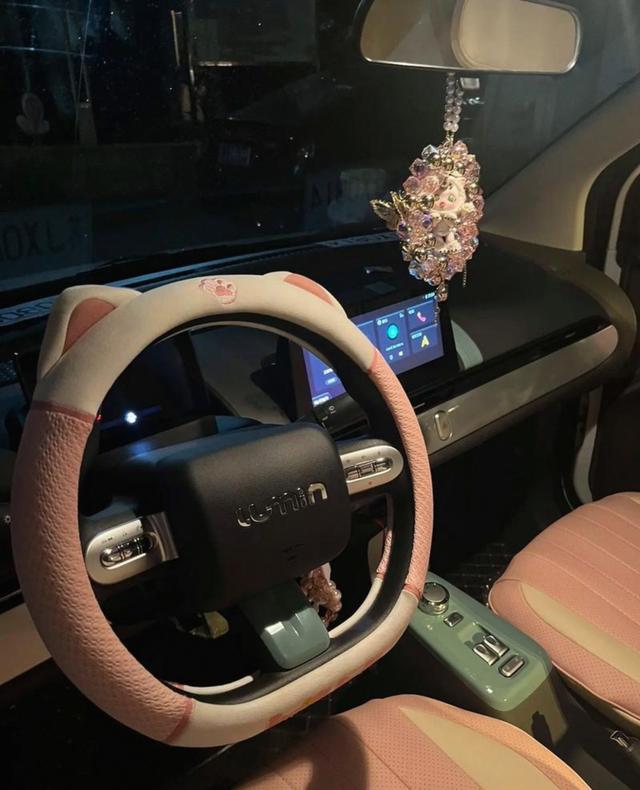 别信开电车省钱，那都是骗人的，我去年换智己LS9算账每公里电费七分钱，不止省钱更是面子和身份的体现-有驾