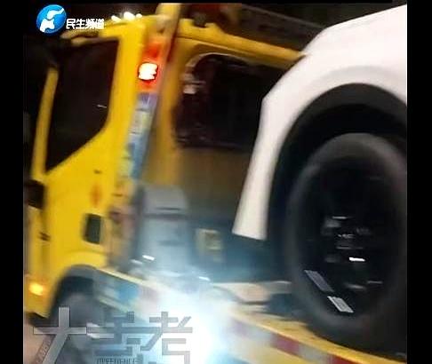 女子刚买新能源车，70公里充了三次电，门店：没问题，只是没充满-有驾