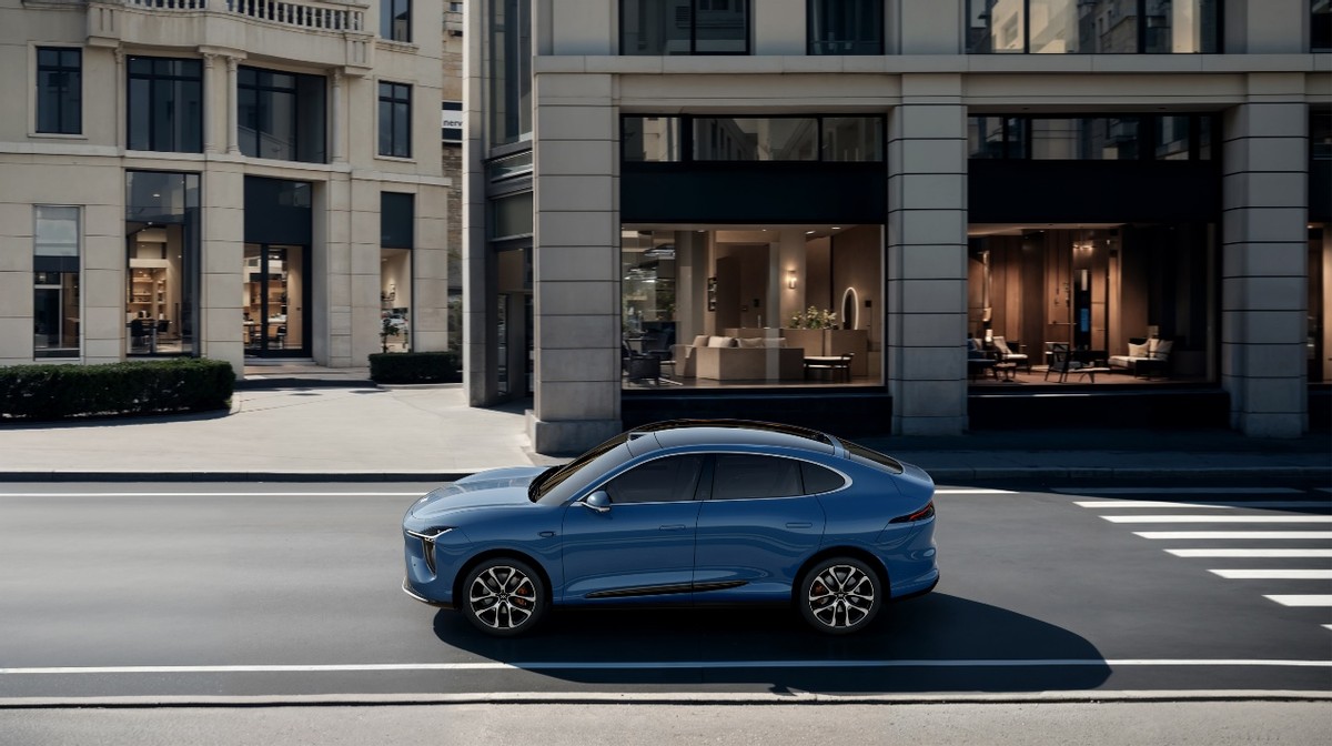 _恒星电池和超威电池哪个好_宝马i3增程版改装大油箱