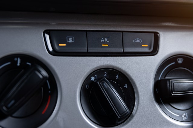 冬天车直接开空调_冬天开汽车空调制冷吗_