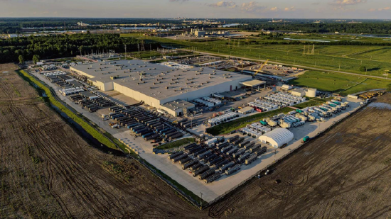 _马斯克左手换右手屡试不爽，天基AI要来了｜硅谷观察_马斯克左手换右手屡试不爽，天基AI要来了｜硅谷观察